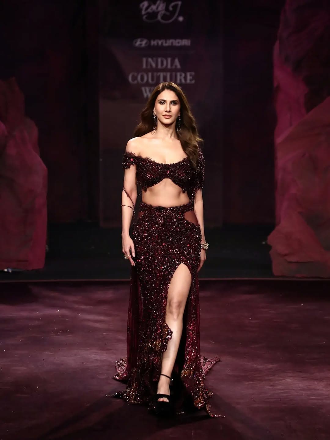 Vaani Kapoor’s Showstopper Moment, Cut for the Flashbulbs