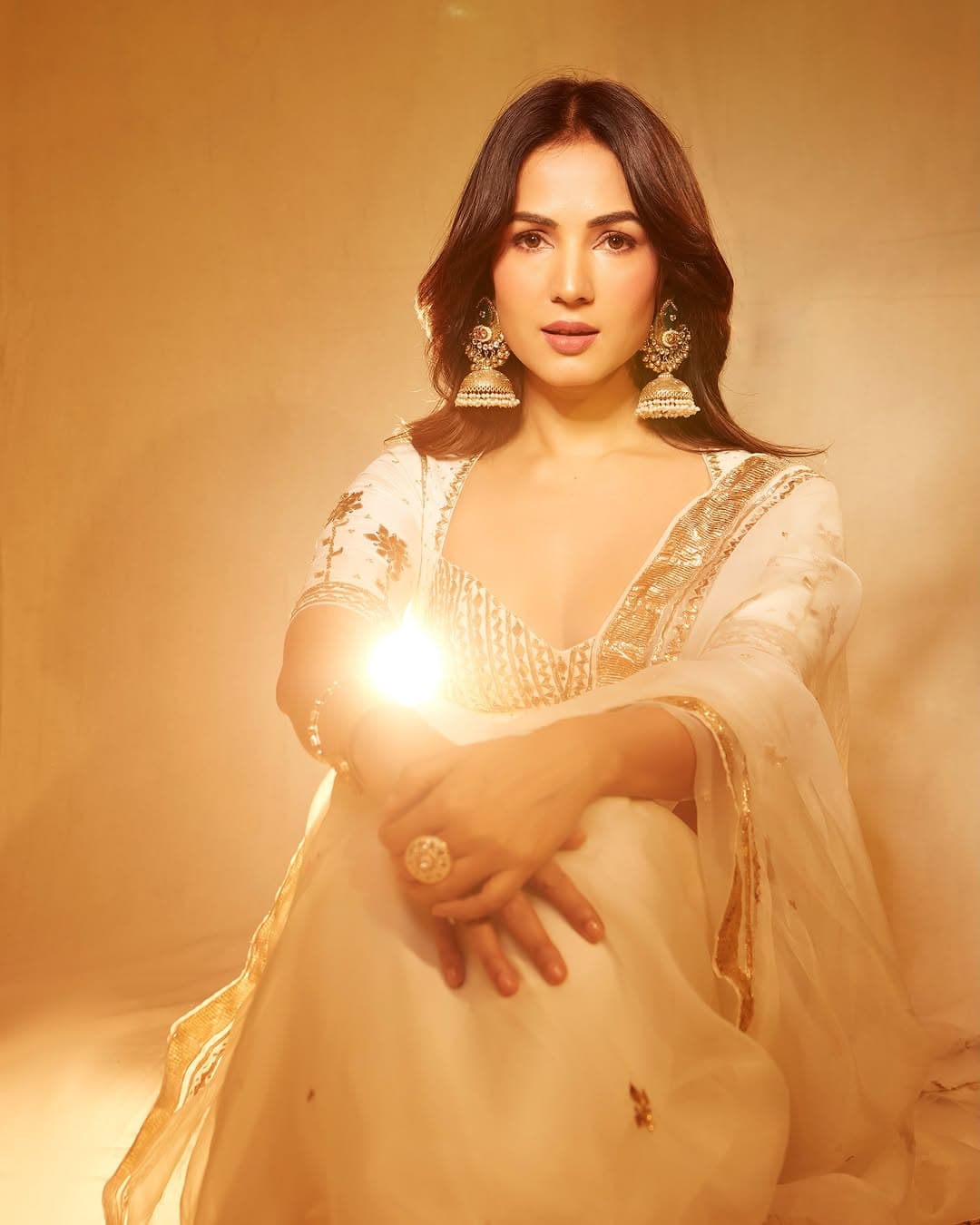 Sonal Chauhan Walks Back Into Mirzapur, Dressed for the Part