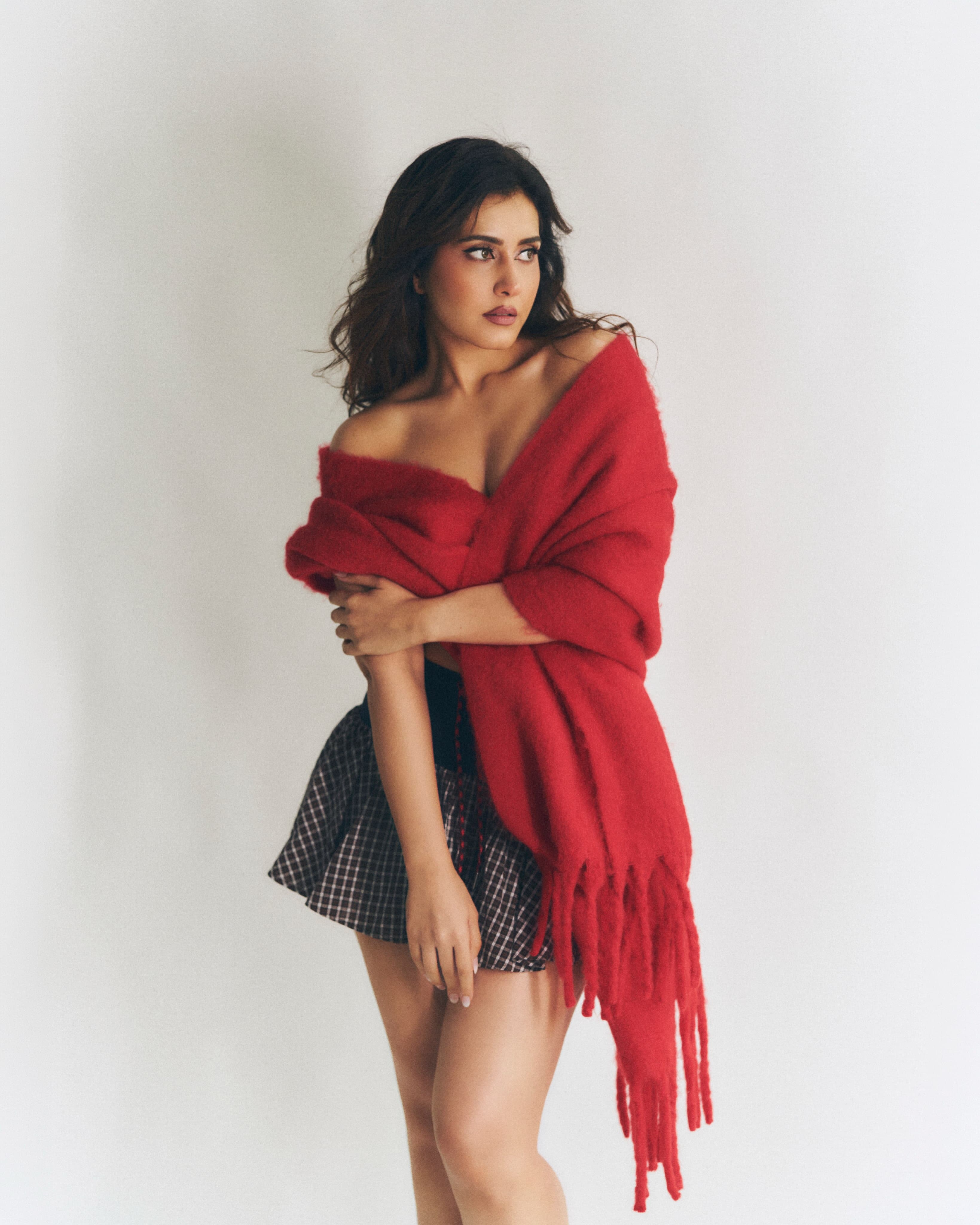 Raashii Khanna’s Glam Team, in Full Focus